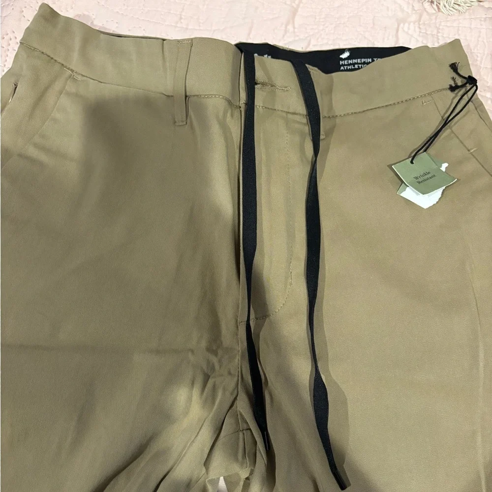 Goodfellow & Co Men's Athletic Fit Chino Tan Pants - 29x30 B